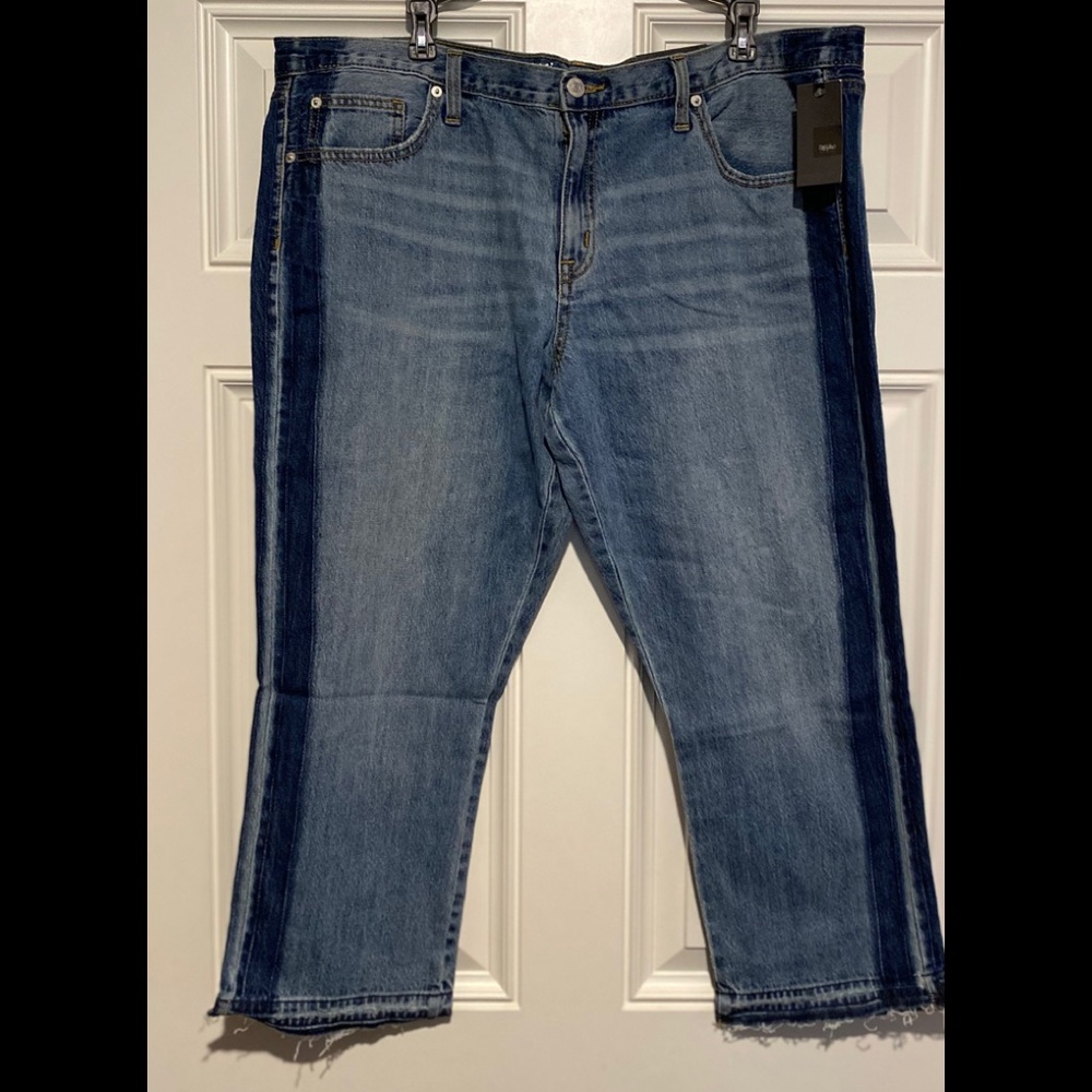 NWT Mid-Rise Boyfriend Crop (Capri’s) Sz 18